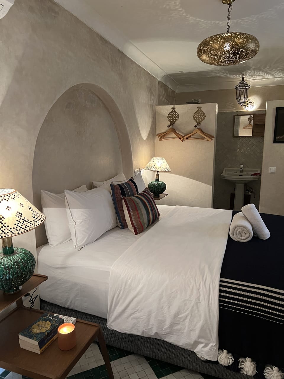 Grand Double Room | Free WiFi, bed sheets