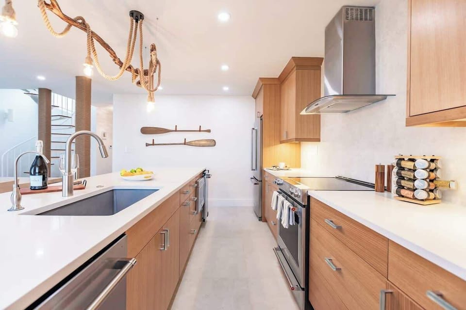 We've stocked the kitchen with high-quality cookware, utensils, and dinnerware, so whether you're a seasoned chef or a novice in the kitchen, you'll feel right at home. 