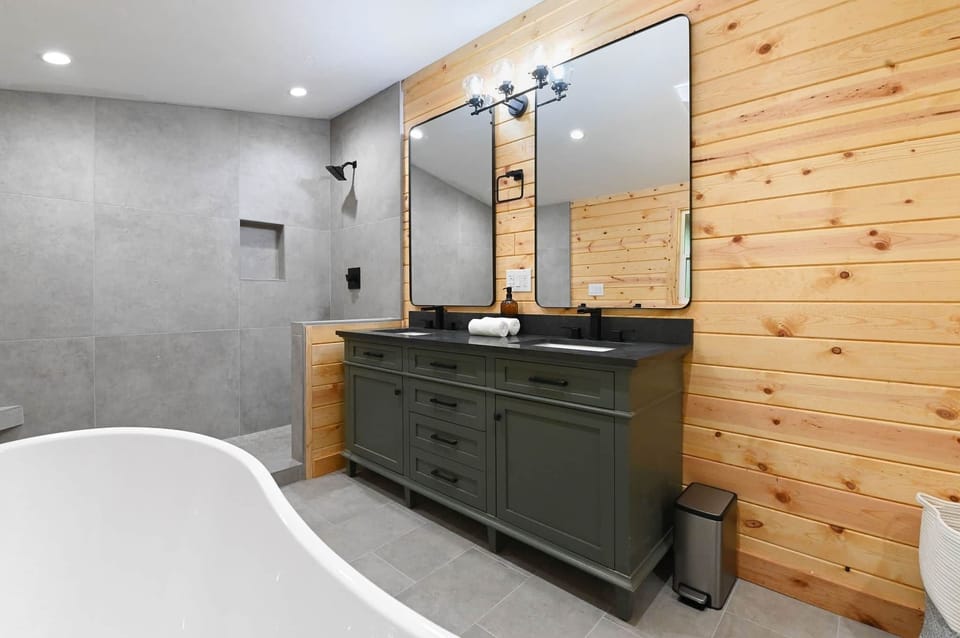 Double vanity with pleny of space