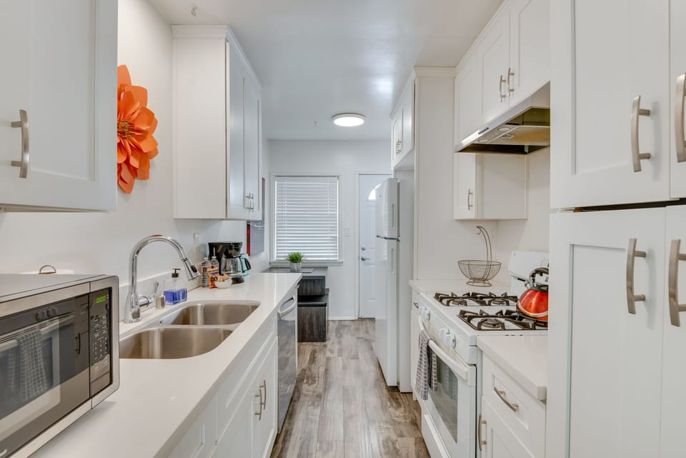 Kitchen | Blender | Dishwasher | Drip Coffee Maker | Tea Kettle | Toaster