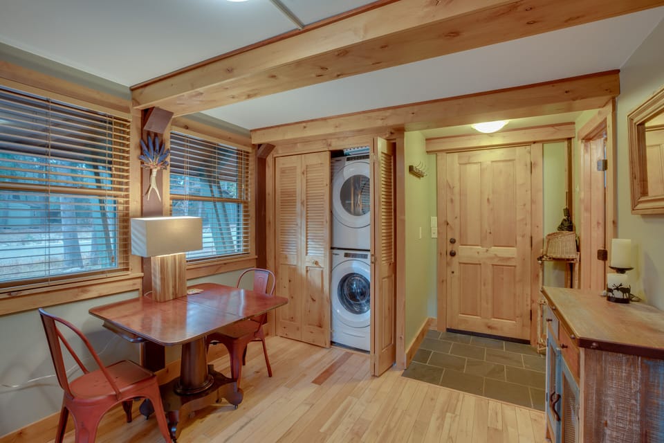 Dining Area | Dishware/Flatware | Laundry | Main Floor