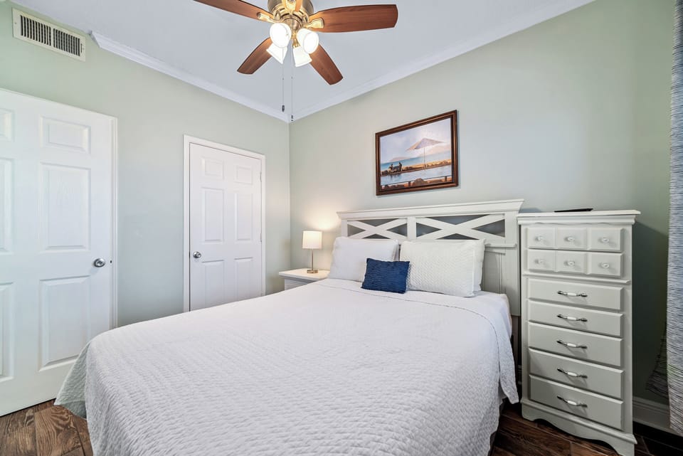 Guest bedroom