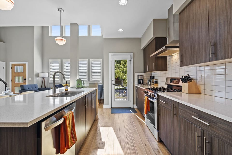 Airy kitchen