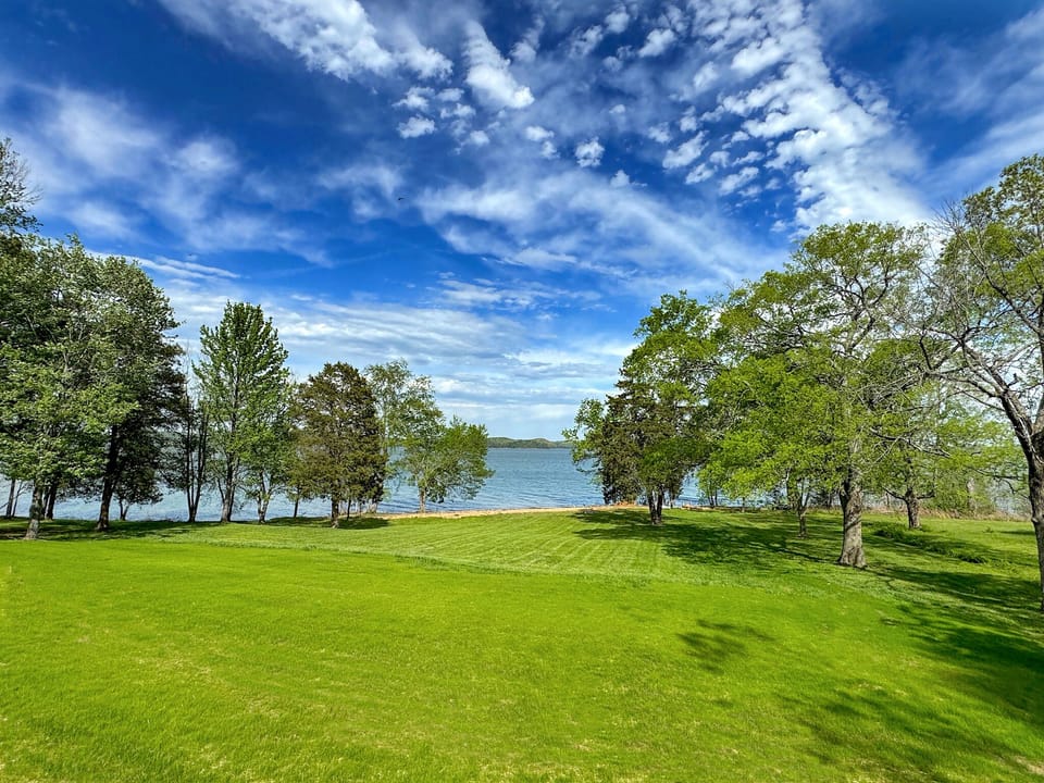 Beautiful backyard meeting Kentucky Lake