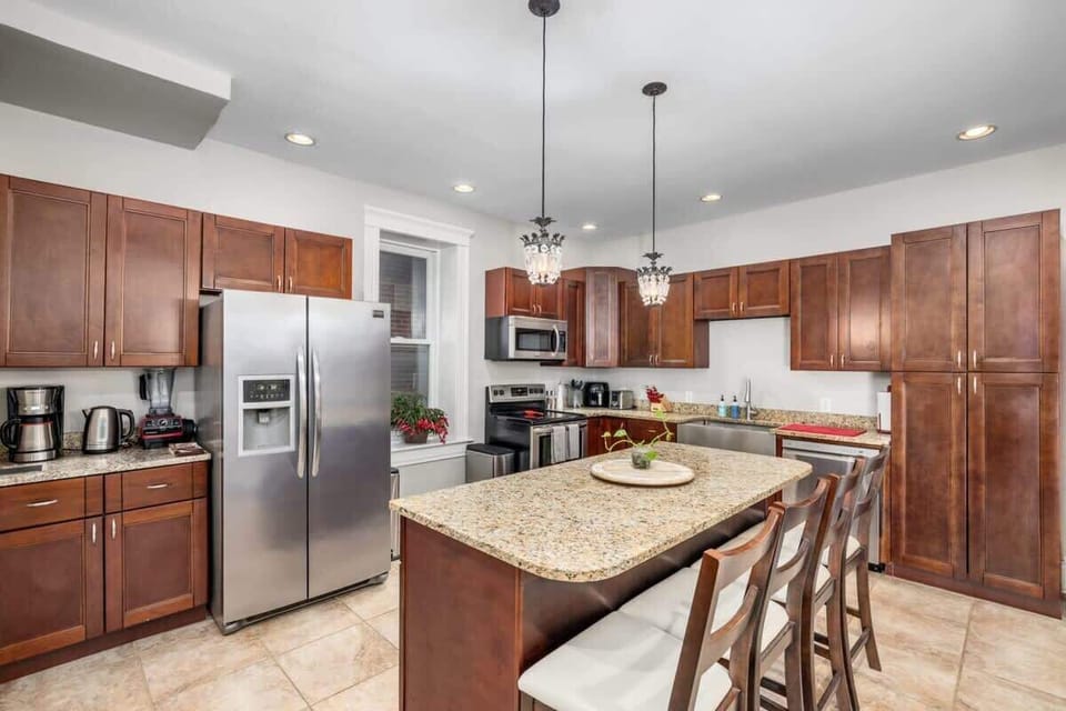 Fully-equipped Kitchen with alll the Appliances!