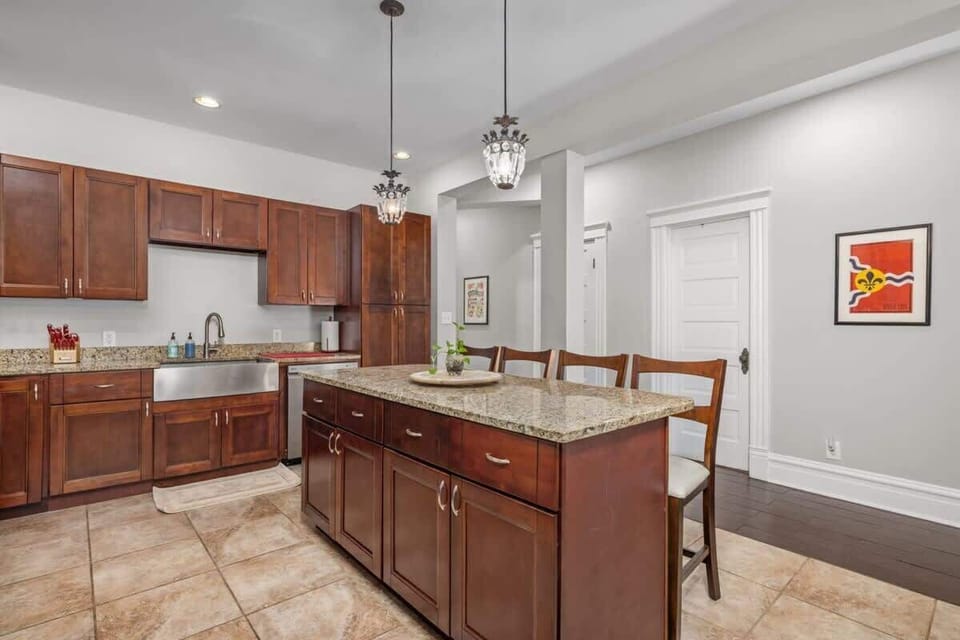 Fully-equipped Kitchen with alll the Appliances!
