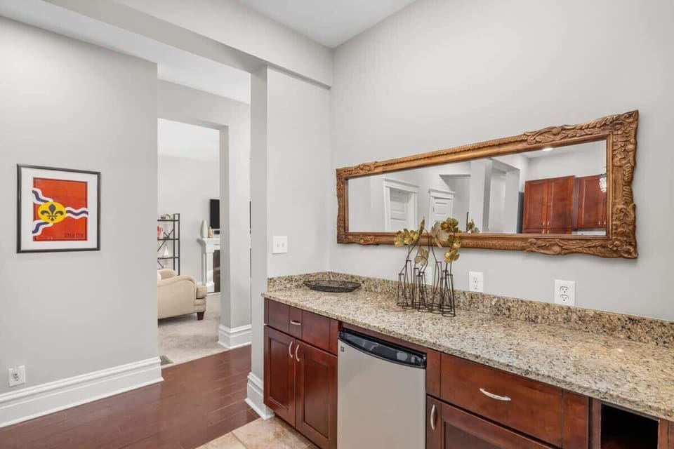 Fully-equipped Kitchen with alll the Appliances!