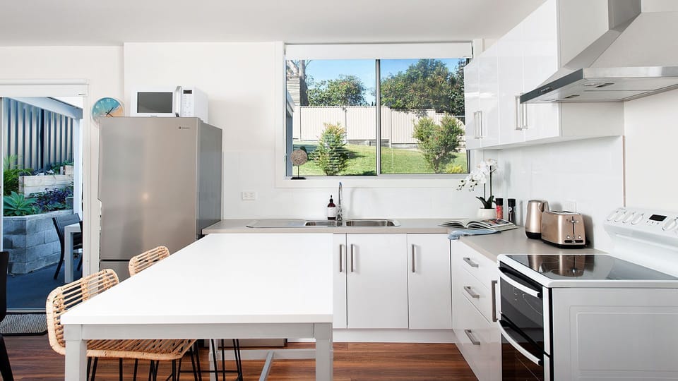 Aloha Beach House | Kettle | Toaster | Dishwasher | Kitchen | Stove and Oven 