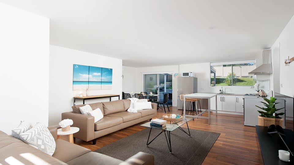 Aloha Beach House | Living area | Lounge | Air conditioning | Smart TV | Open plan