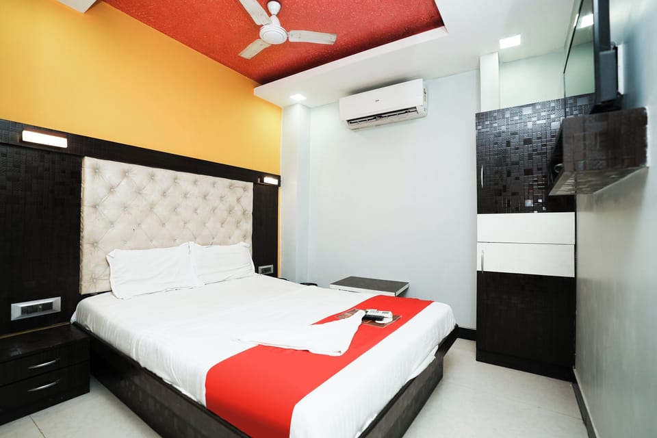 Standard Double Room | Desk, free WiFi, bed sheets