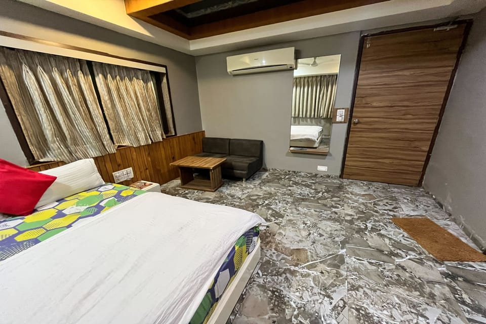 Standard Room | Desk, iron/ironing board, free WiFi, wheelchair access