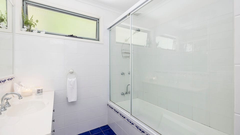 Main Bathroom | Upstairs