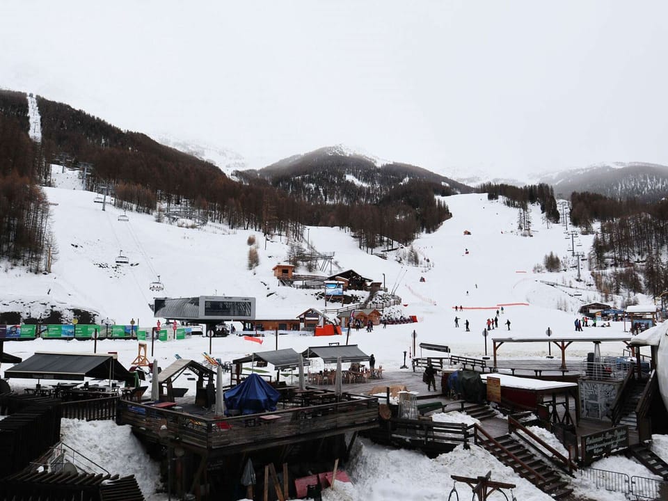 Snow and ski sports
