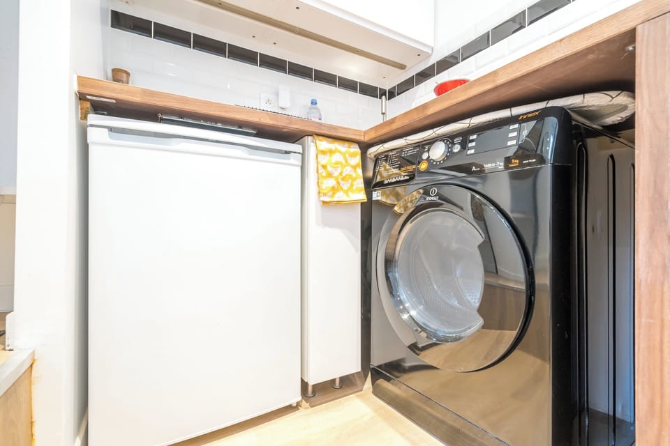 Cloth washer/ dryer