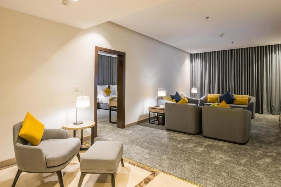 Junior Suite | Living area