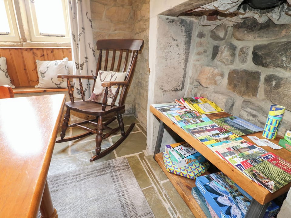 Cottage | Interior