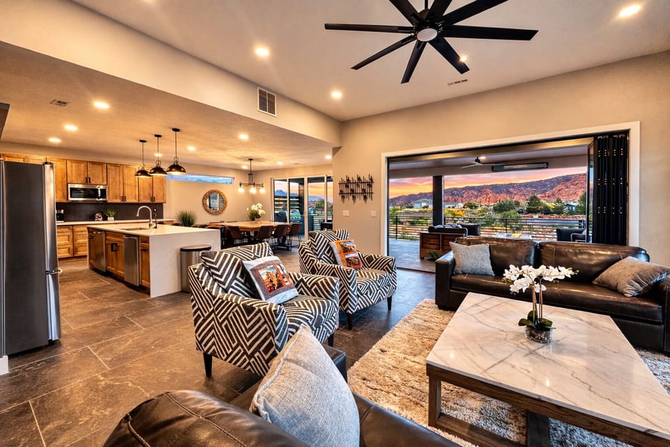 Large Great Room, perfect for large gatherings.