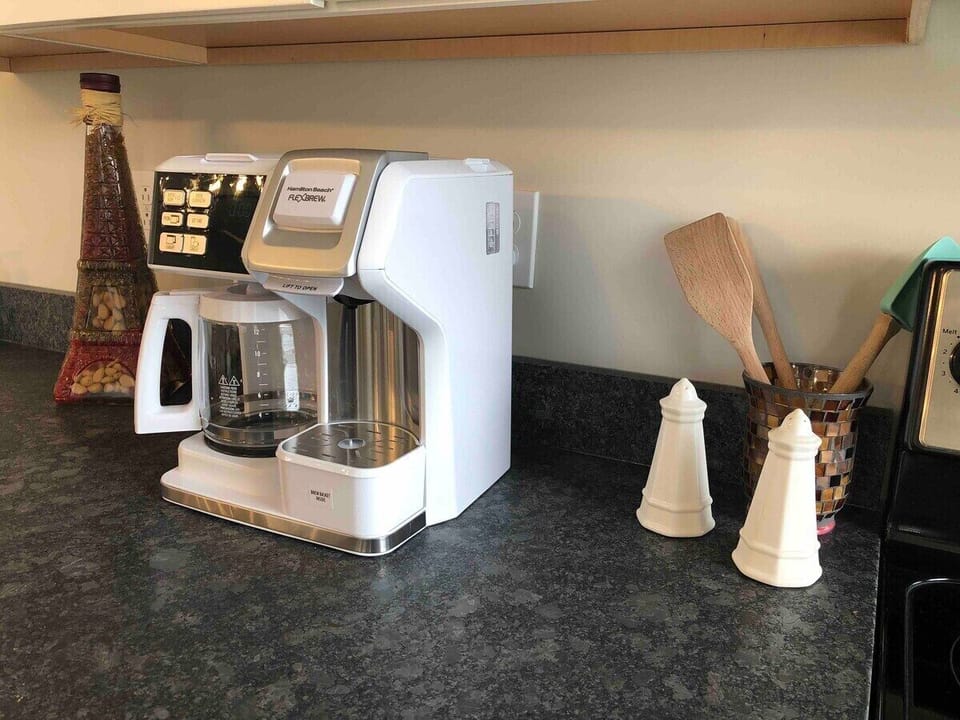 Apartment, Private Bathroom, City View | Shared kitchen