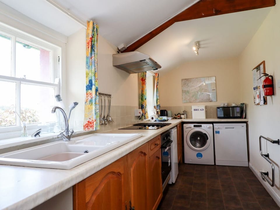 Dishwasher, cookware/dishes/utensils