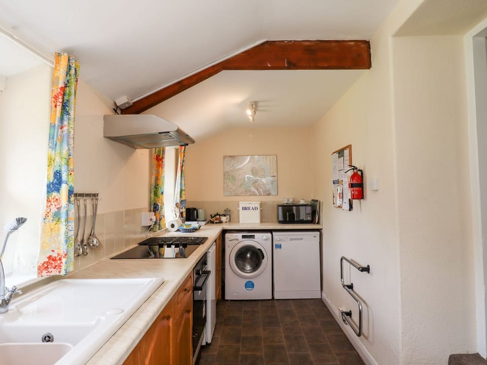 Dishwasher, cookware/dishes/utensils