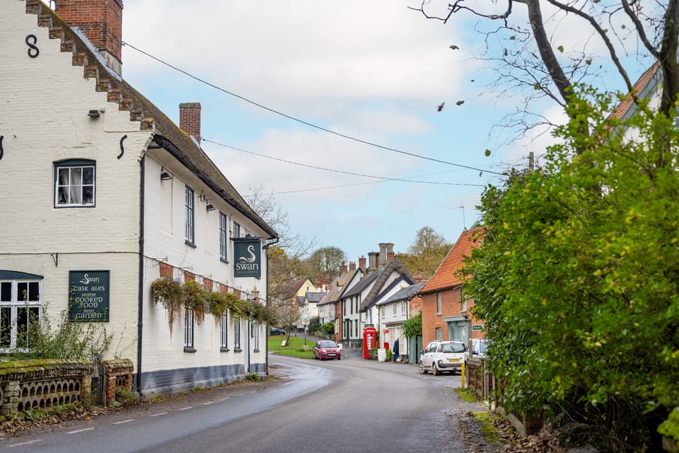 The sixteenth century Swan Inn is a short walk from The Pottage
