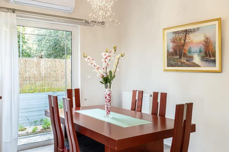 Stylish Dining Area Perfect for Entertaining