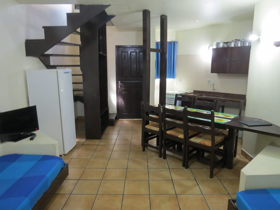 Apartment, 2 Bedrooms | Living room | 32-inch TV with satellite channels