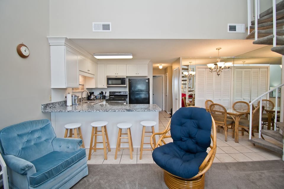 Living / Kitchen