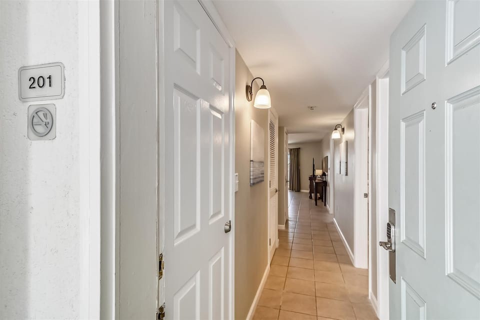 201B Entry Way