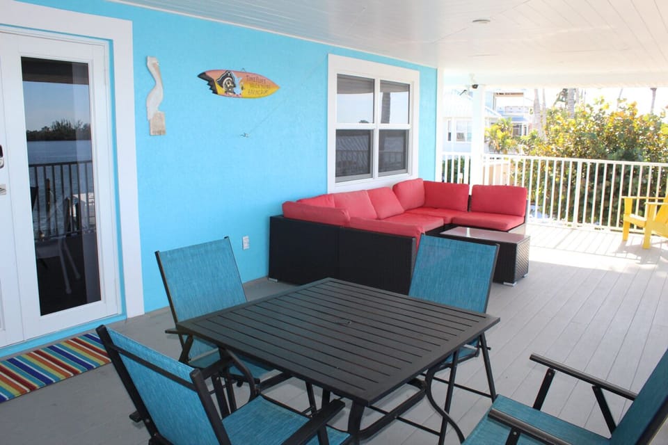 Pelican Balcony Area