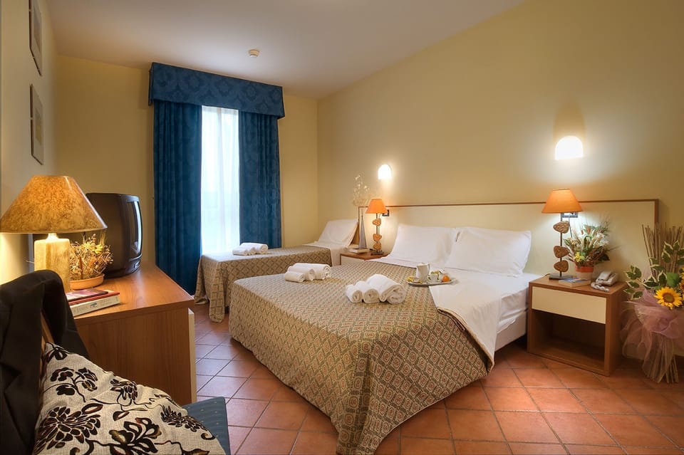 Superior Room | In-room safe, desk, free WiFi, bed sheets