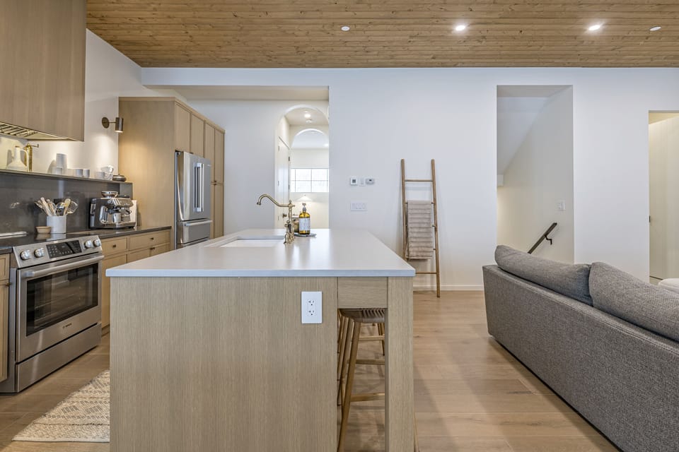 Large Open Living Space for Easy Entertaining on the Main Floor 