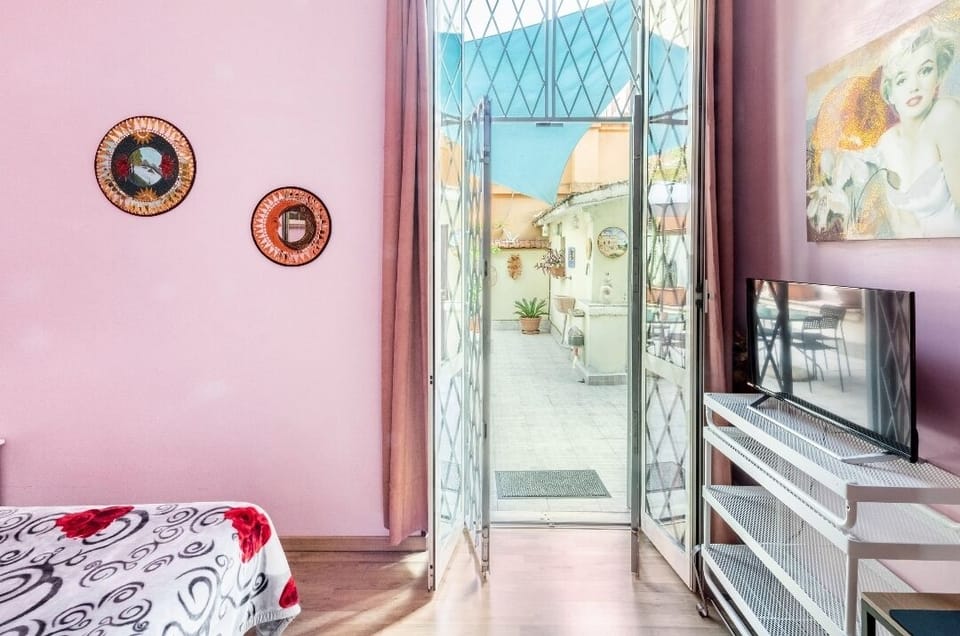 Panoramic Townhome | 1 bedroom, in-room safe, blackout drapes, free WiFi