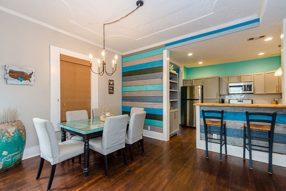 Cast A Waves (lower unit) dining table & breakfast bar kitchen