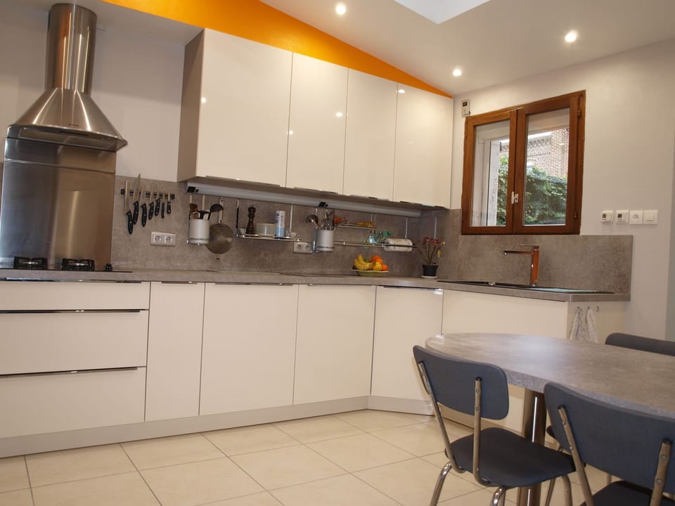 Modern and fully equipped Kitchen