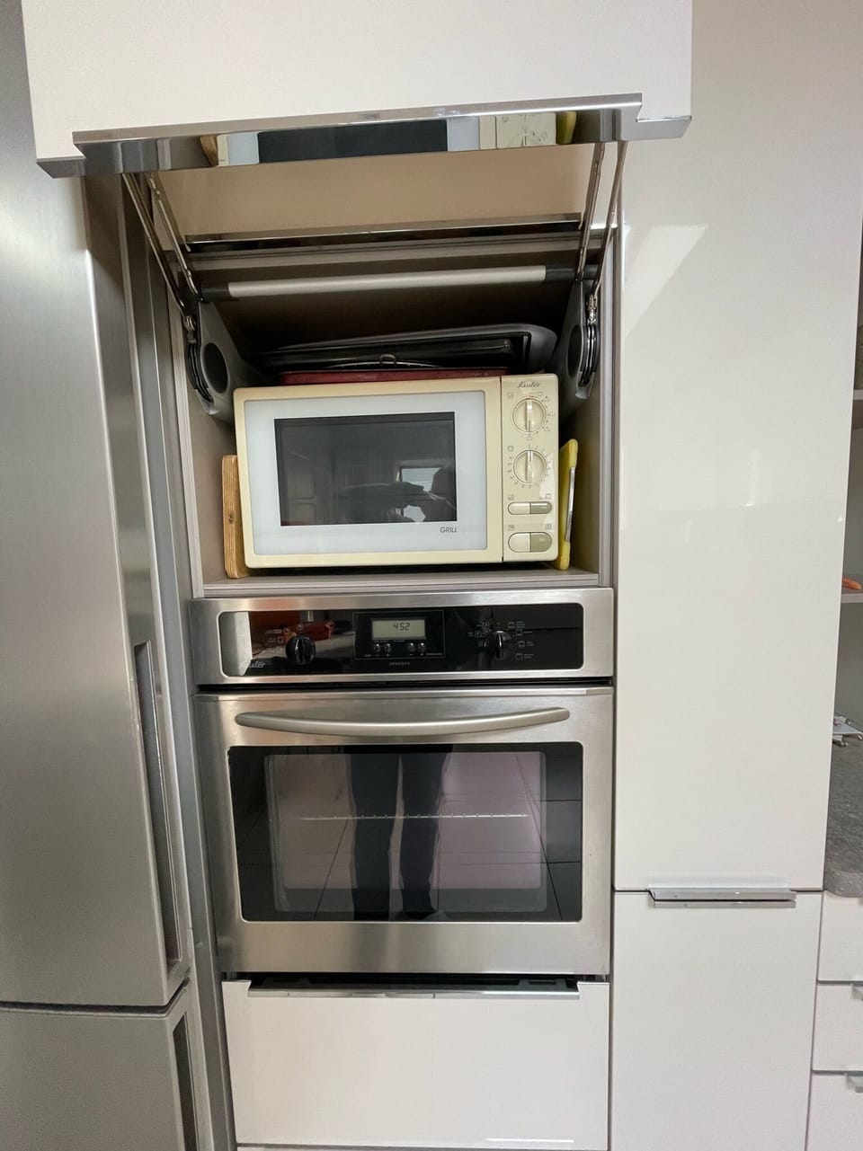 Fully Equipped Kitchen with appliances and Cookware