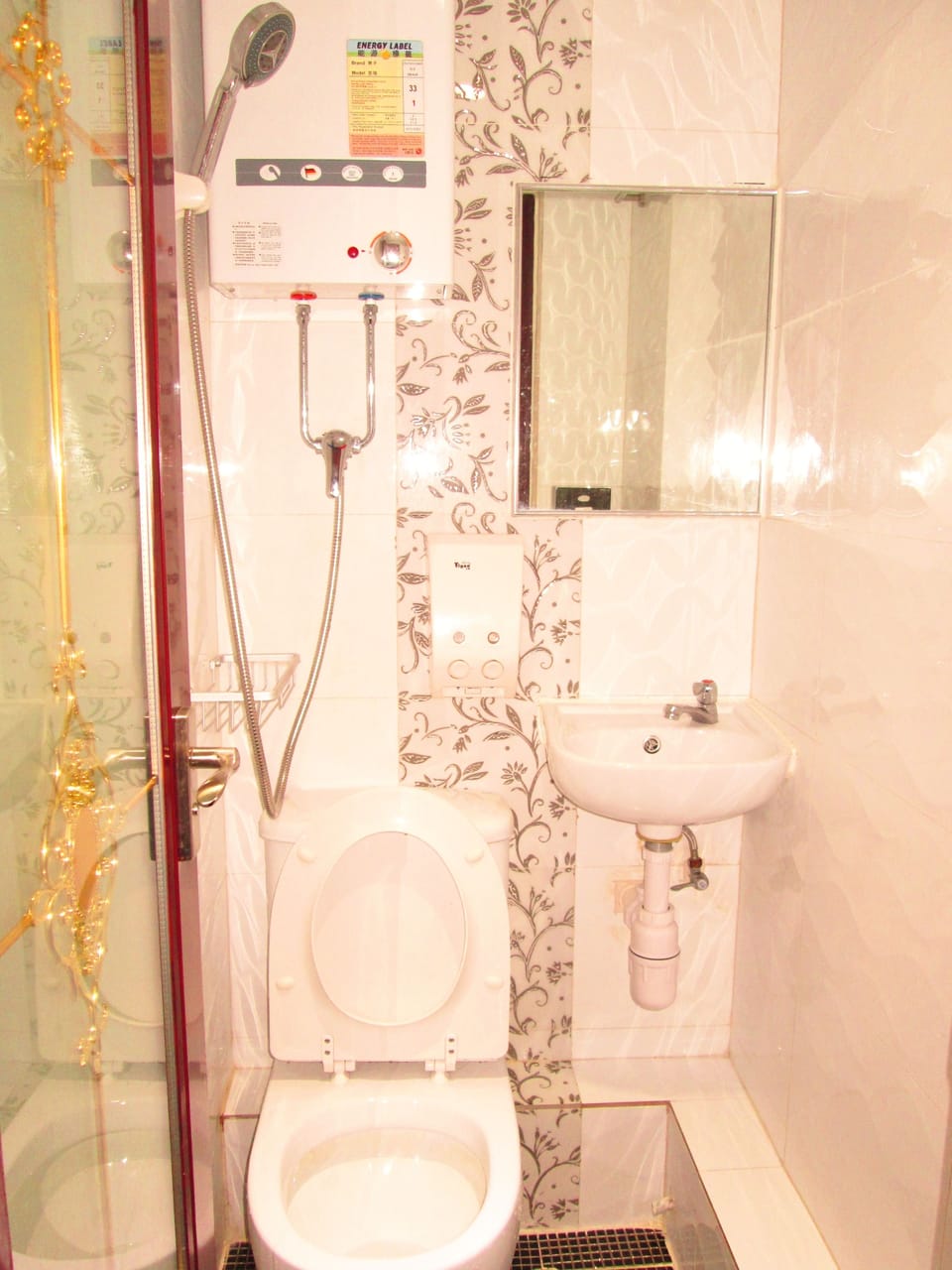 Shower, free toiletries, hair dryer, slippers