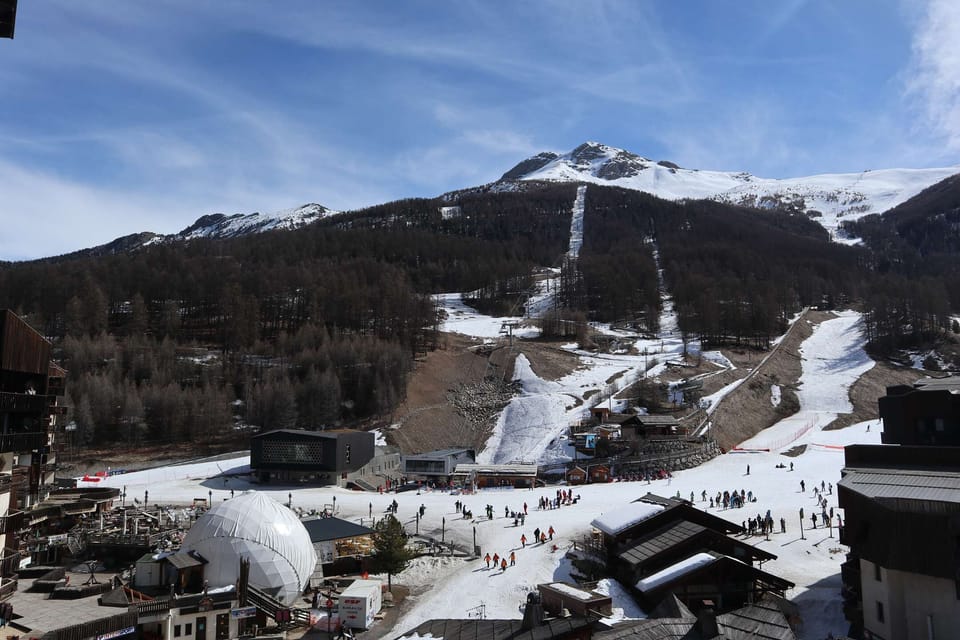 Snow and ski sports