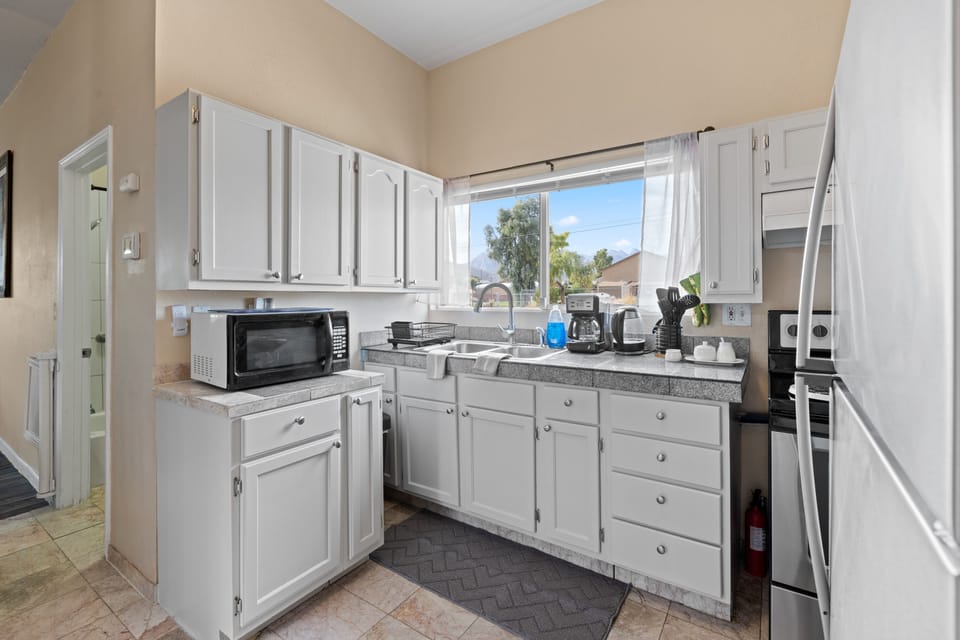 Kitchen | Crockpot | Drip Coffee Maker