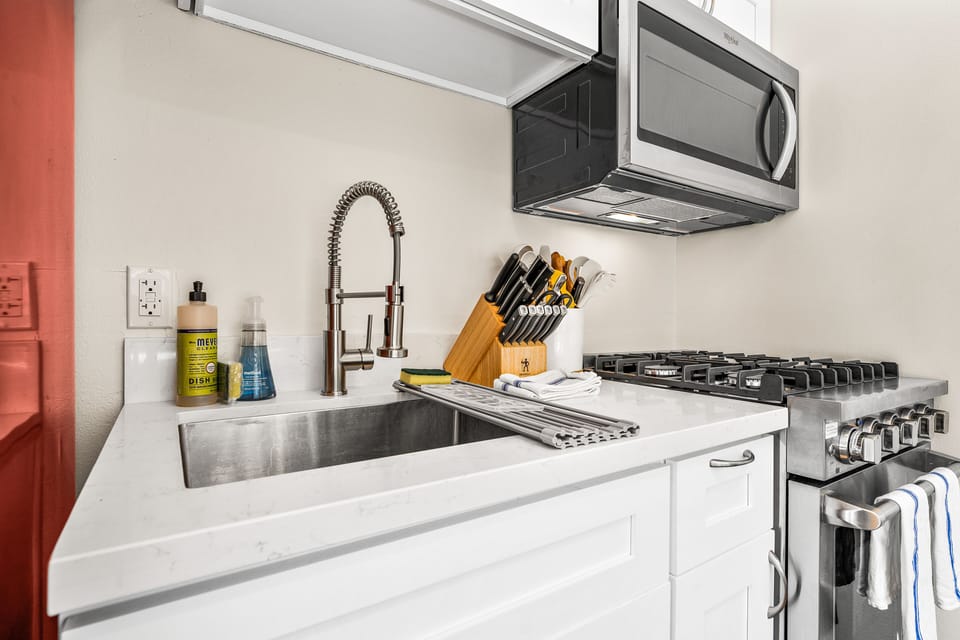 Fully equipped kitchen. Everything you need to ensure a home cooked meal. 
