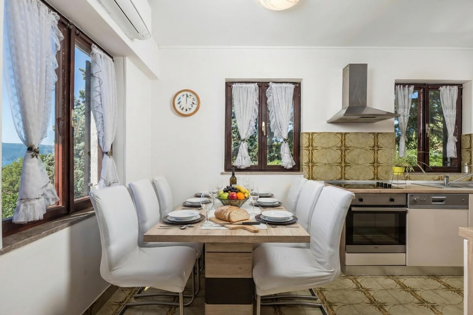 Kitchen and dining area