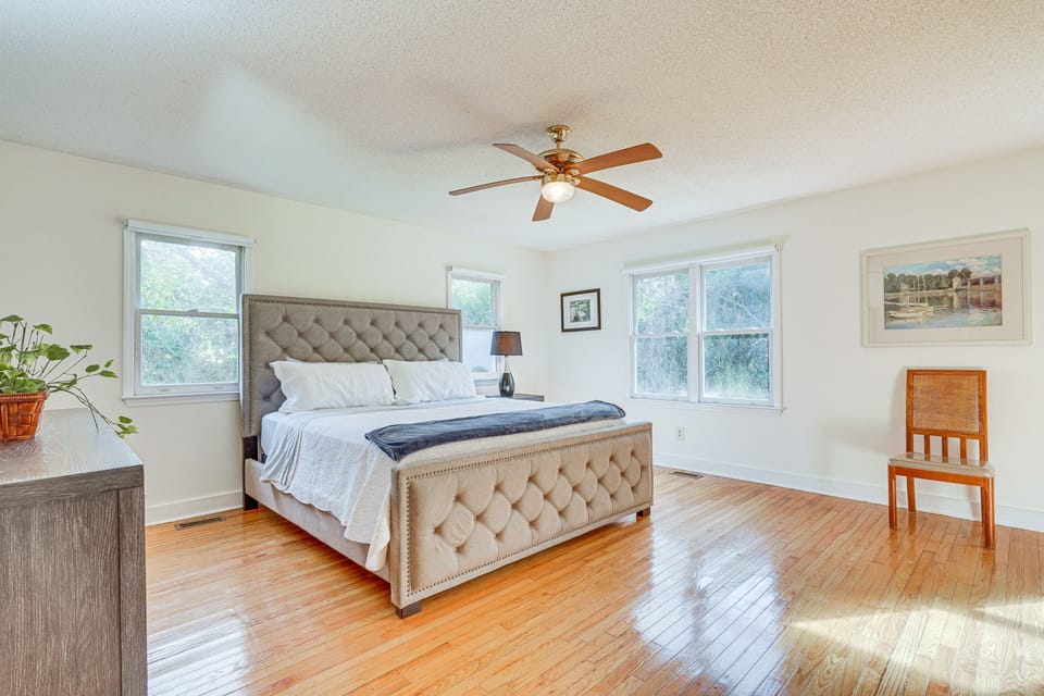 Bedroom 1 | King Bed | Linens Provided | En-Suite