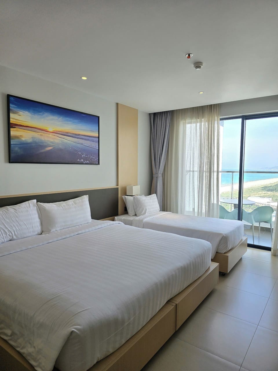Deluxe Double or Twin Room | Premium bedding, minibar, desk, laptop workspace
