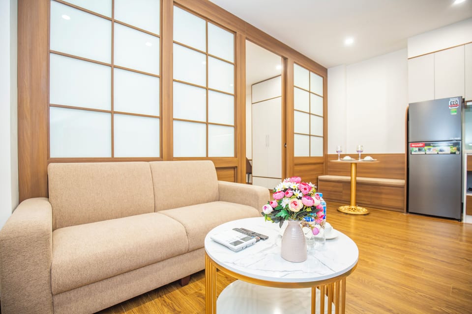 Flat-screen TV, heated floors