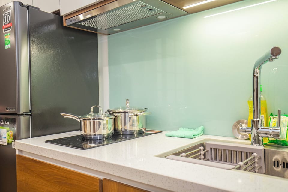 Fridge, microwave, stovetop, electric kettle