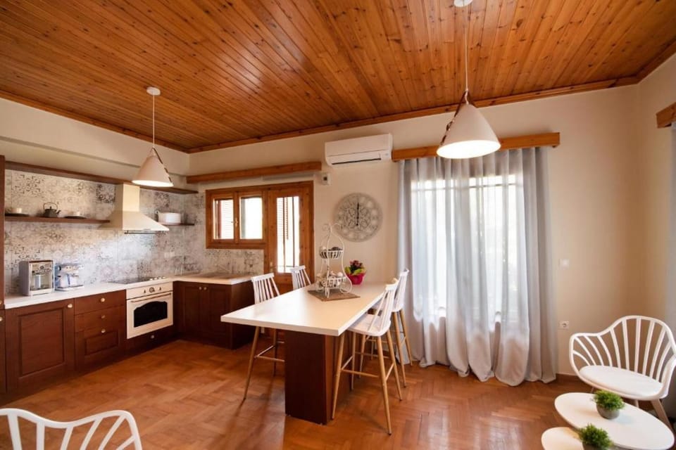 House, Smoking | 4 bedrooms