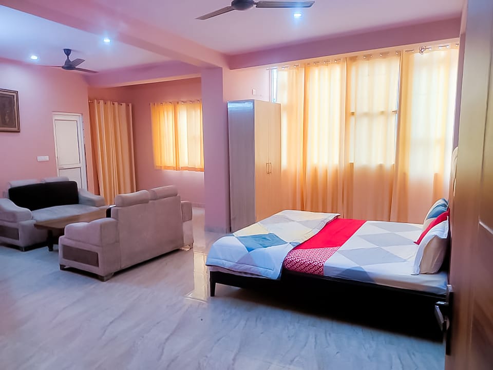 Deluxe Room | 1 bedroom, desk, soundproofing, free WiFi