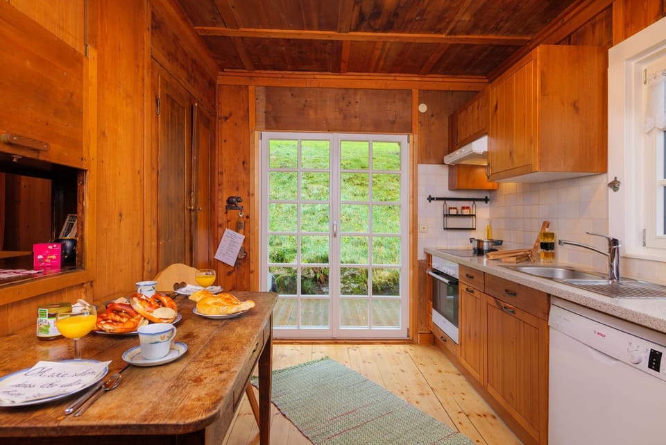Kitchen with direct access to the terrace
