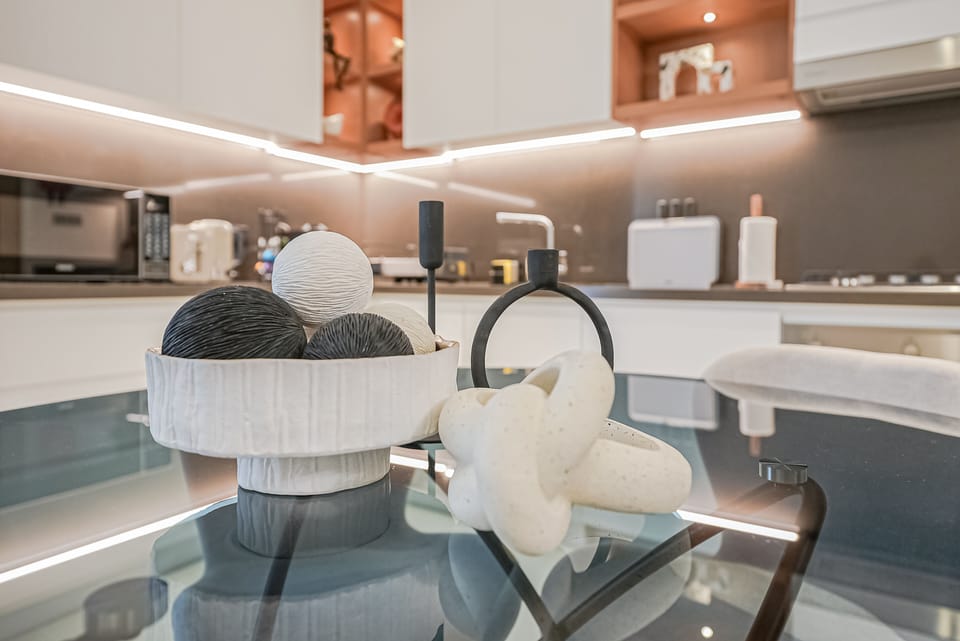 Luxury Apartment, 2 Bedrooms, Balcony, Marina View | Dining room