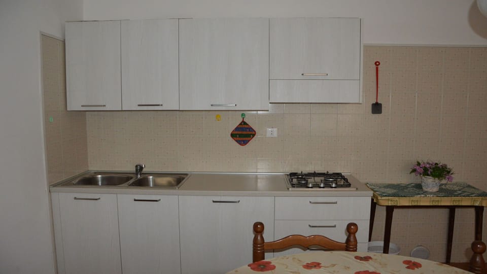 Apartment, 2 Bedrooms, Balcony, City View | Interior